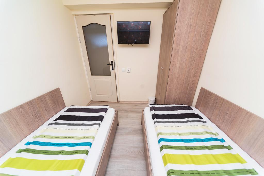 Nelana Guest House Cluj-Napoca Exterior foto
